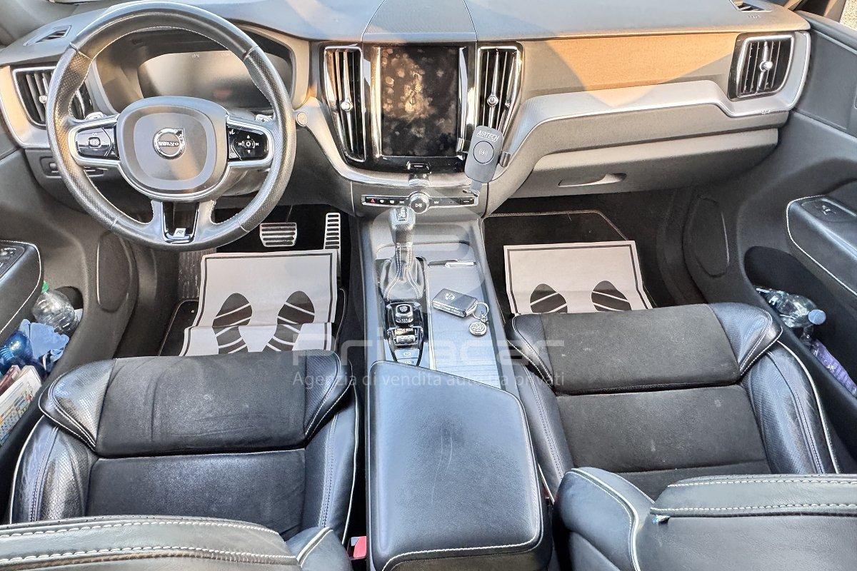 VOLVO XC60 D4 AWD Geartronic R-design