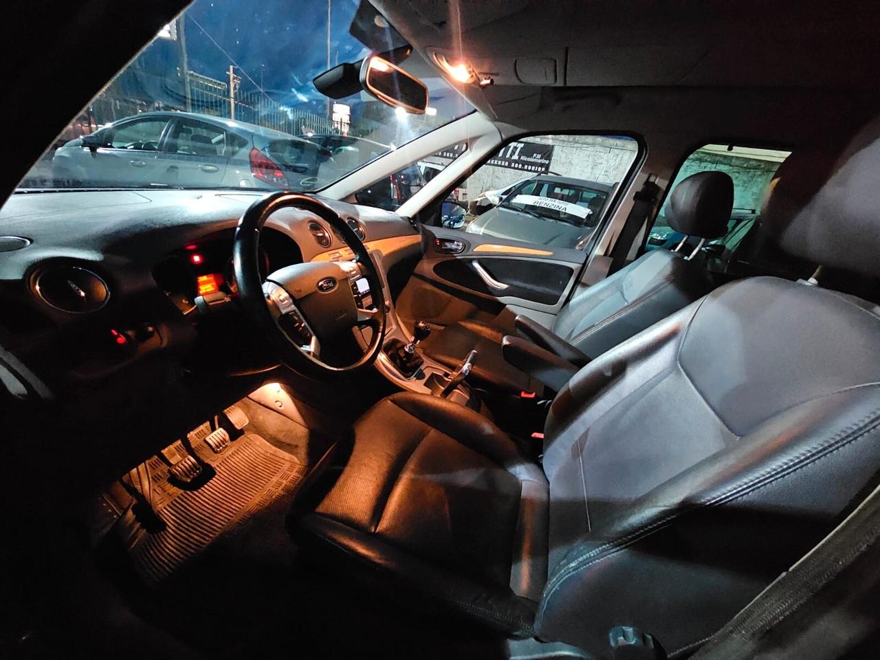 Ford Galaxy 2.0 TDCi 140 CV Ghia