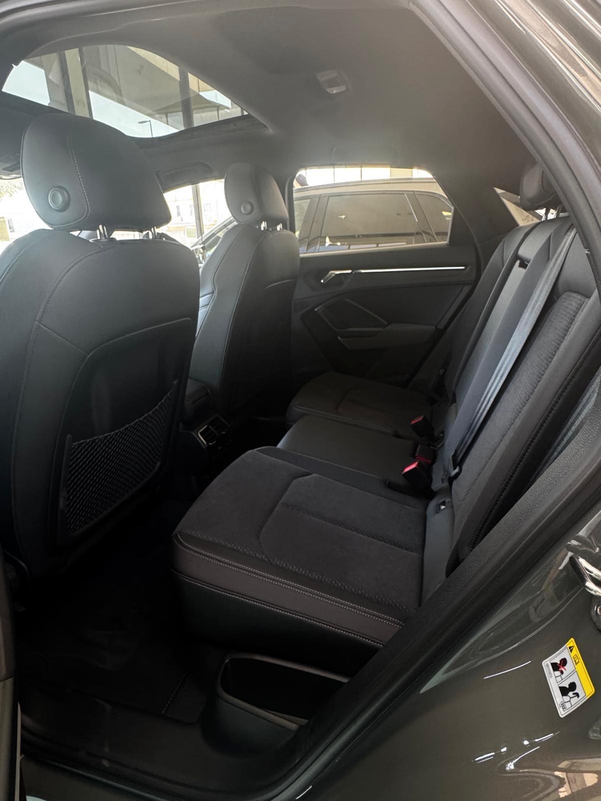 Audi Q3 SPB 40 TDI quattro S tronic Identity Black