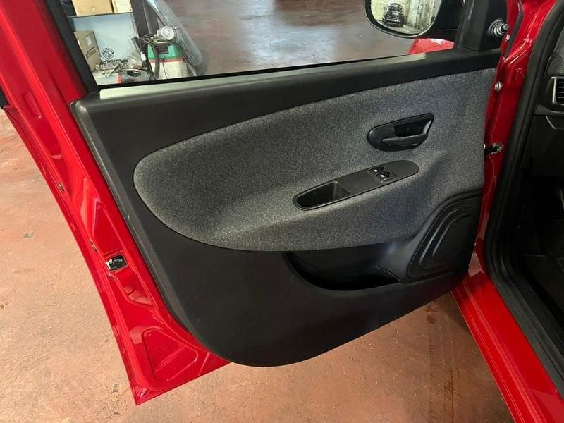 Lancia Ypsilon Ypsilon 1.0 FireFly 5 porte S&S Hybrid Ecochic Silver