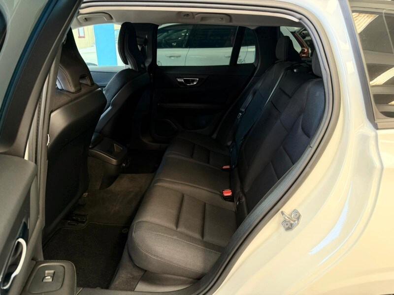 VOLVO V60 (2018-->) V60 D3 Business