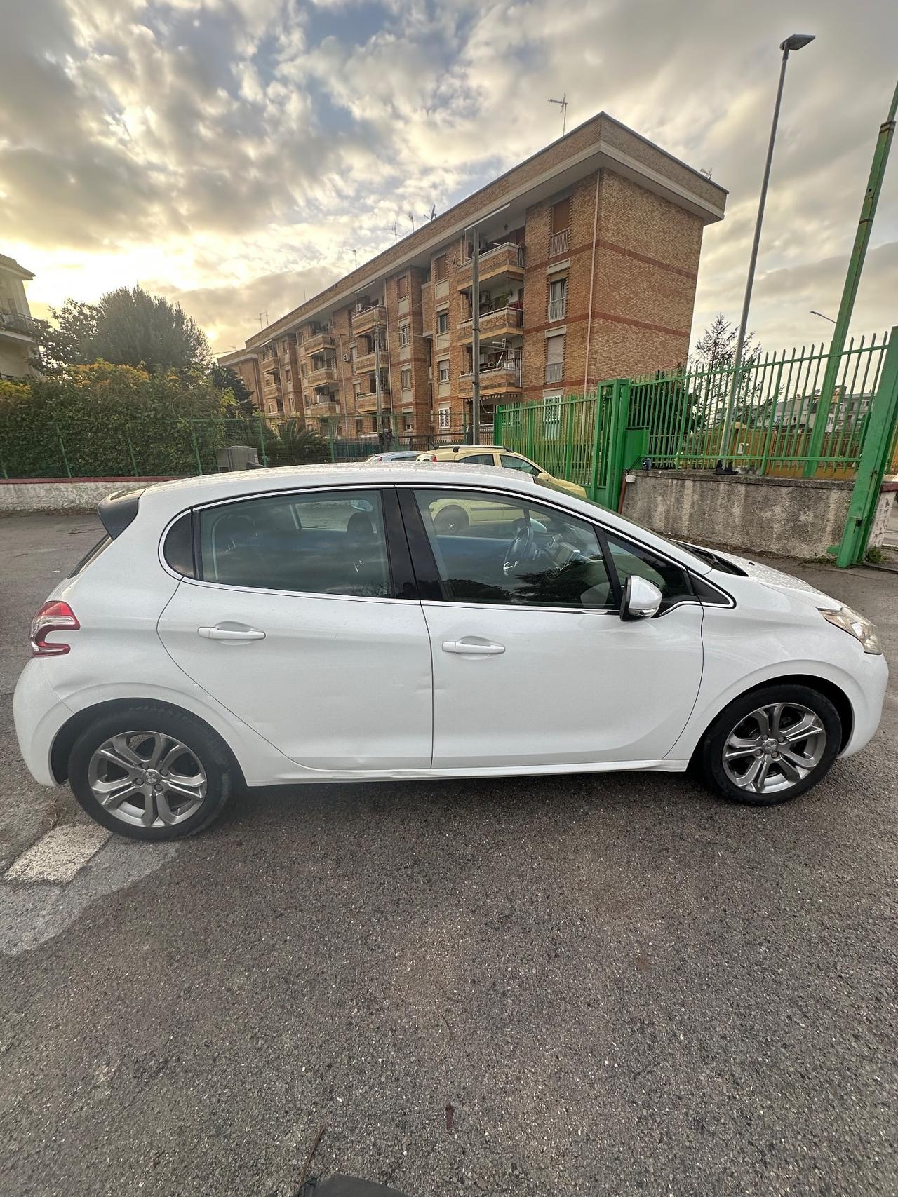 Peugeot 208 1.2 e-VTi 82 CV Stop&Start ETG5 5 porte Allure