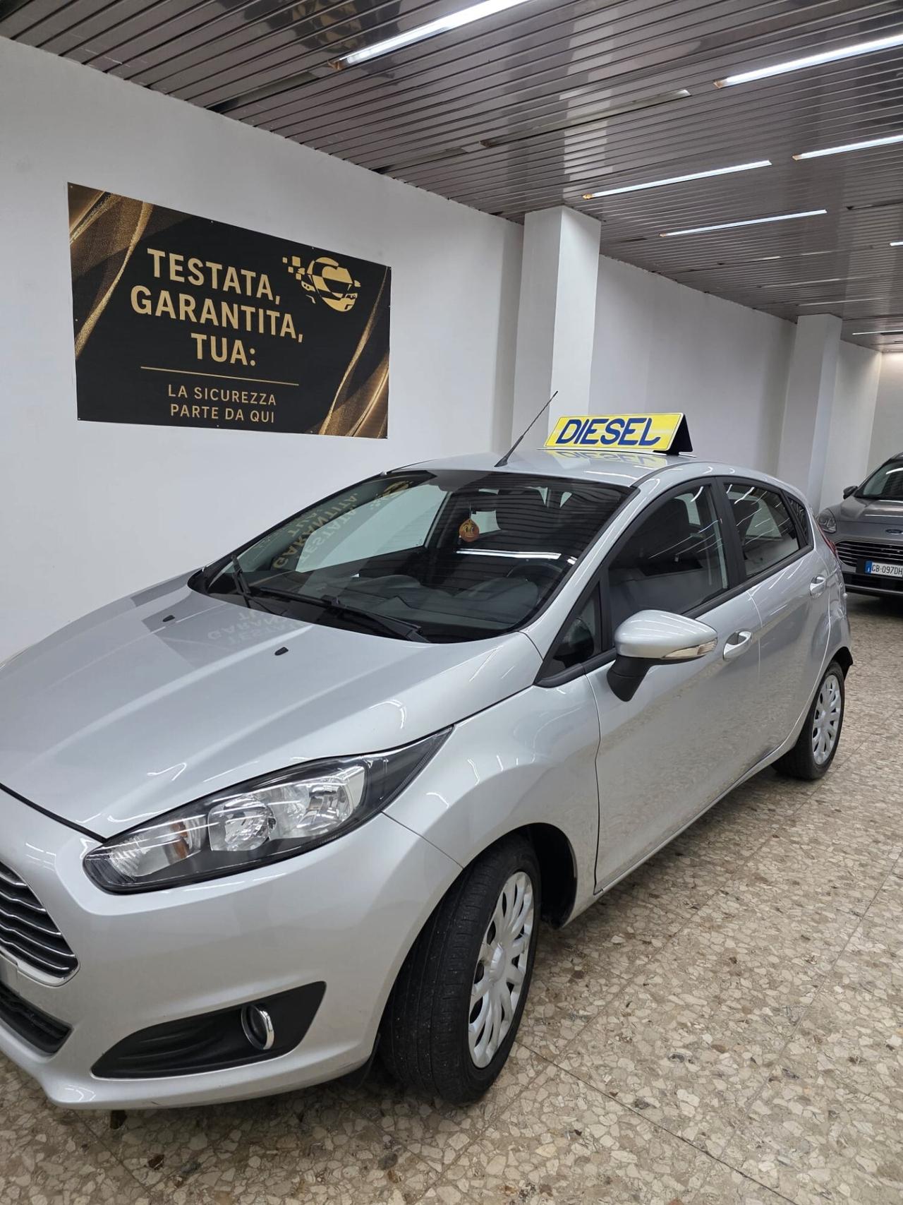 Ford Fiesta 1.5 TDCi 75CV - Affidabile, Economica e Pronta a Partire!