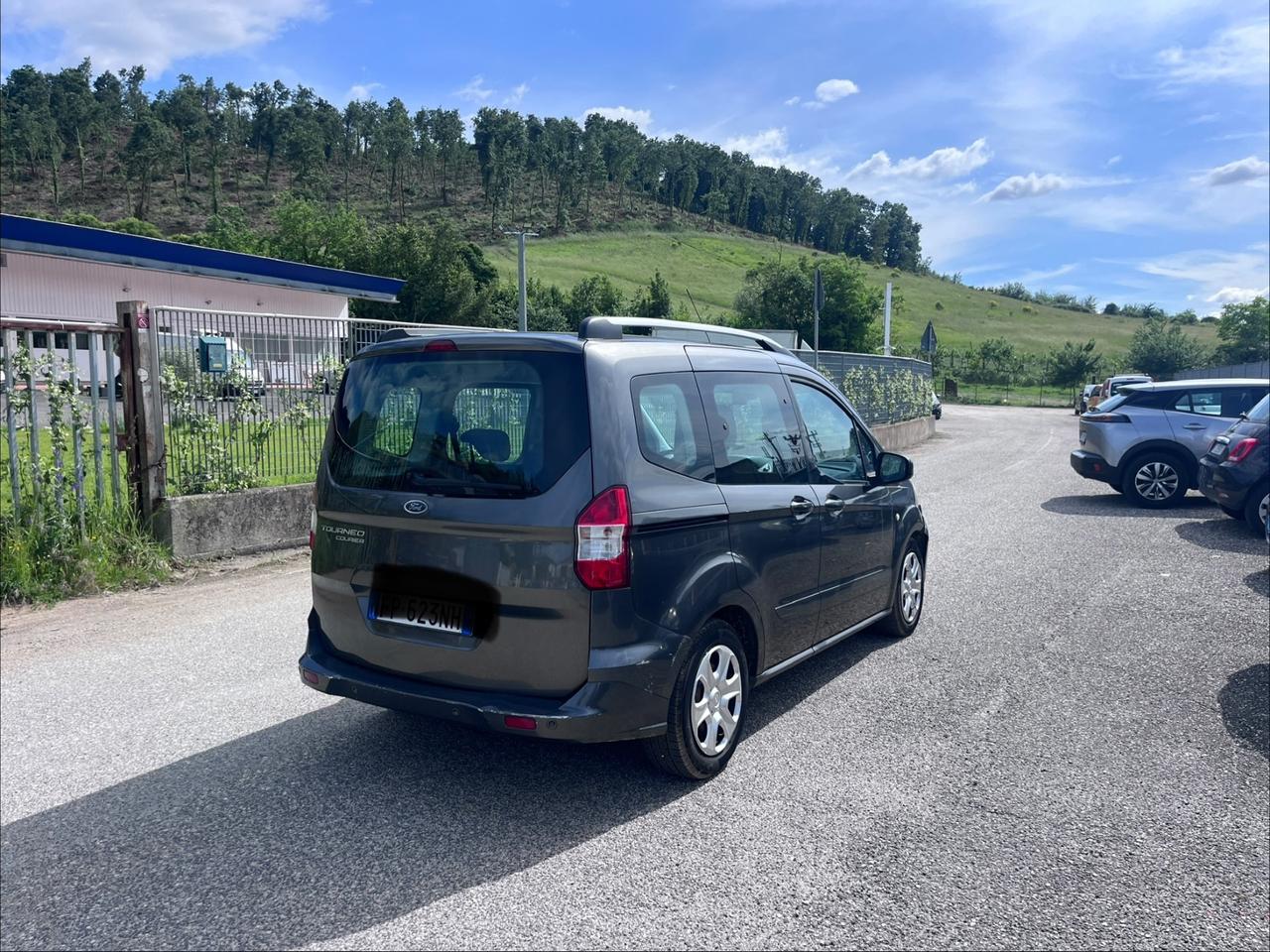 Ford Tourneo Courier 1.5 TDCI 100 CV Sport