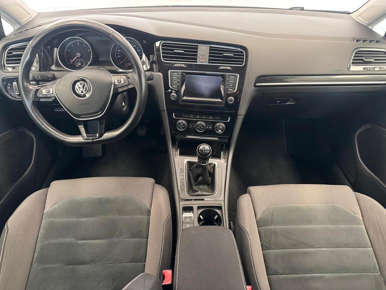 Volkswagen Golf Business 1.4 TSI adatta neopatentati