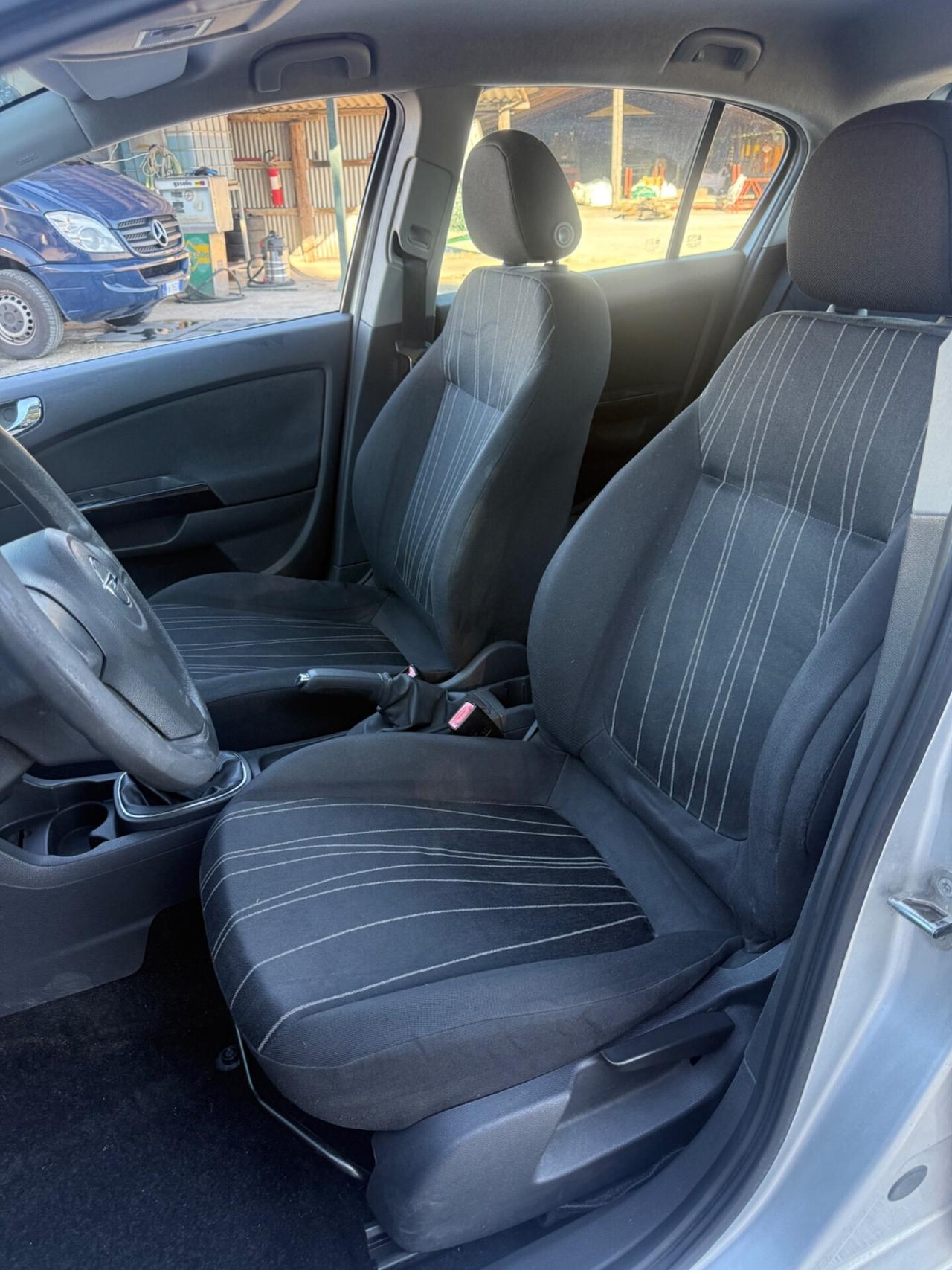 Opel Corsa 1.2 Benzina Neopatentati 130milaKM