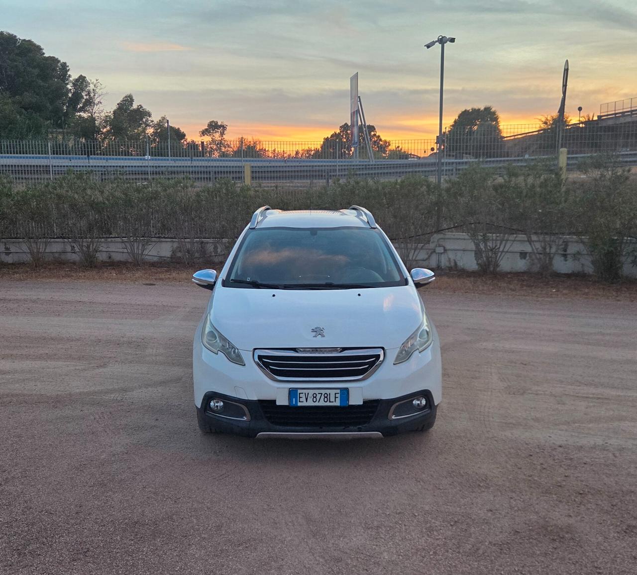 Peugeot 2008 1.6 e-HDi 115 CV Stop&Start Féline