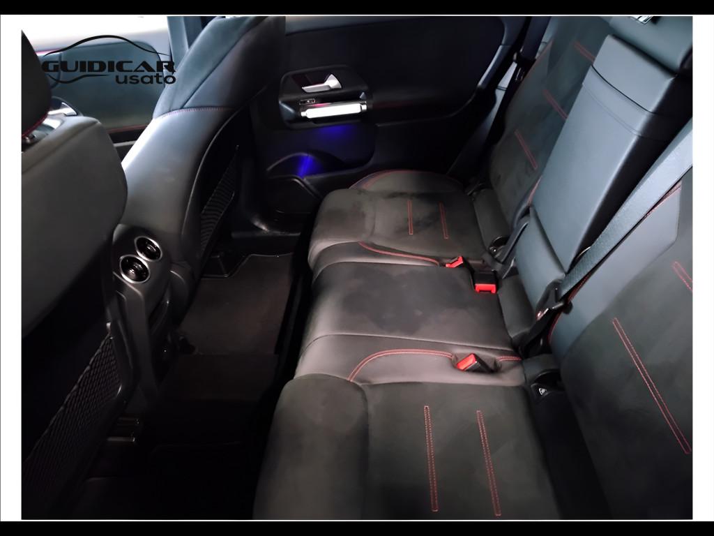 Mercedes-Benz GLB - X247 2019 - GLB 180 d Premium auto