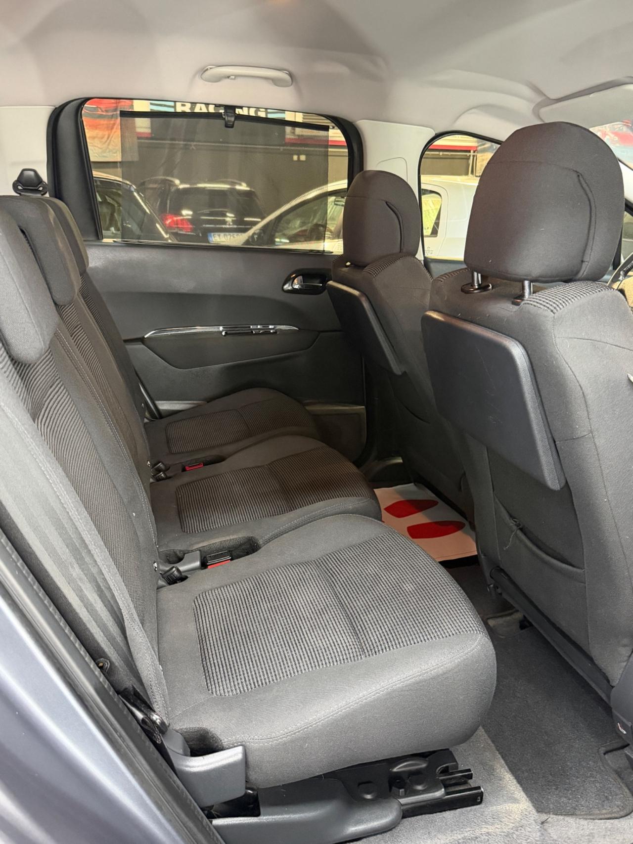 Peugeot 5008 1.6 HDi 112CV Allure