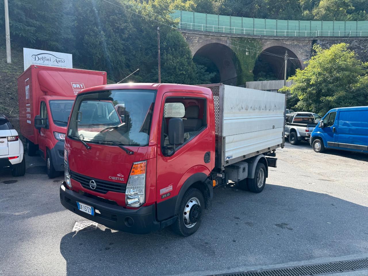 Nissan Cabstar 32.11 2.5 TDI PC Cabinato RIBALTABILE TRILATERALE