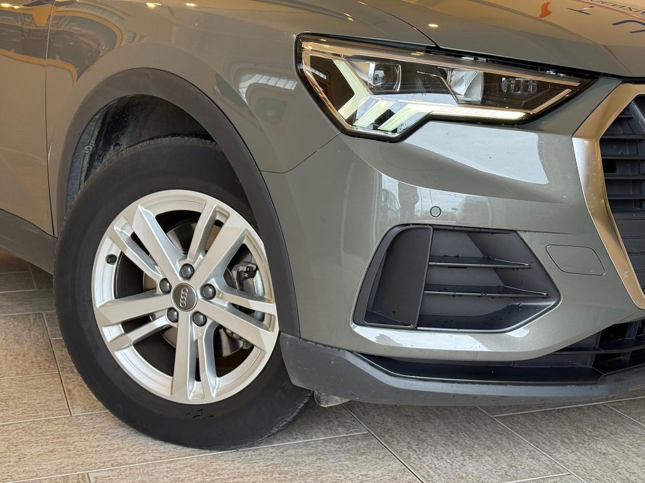 Audi Q3 Business 1.5 35 TFSI #9296