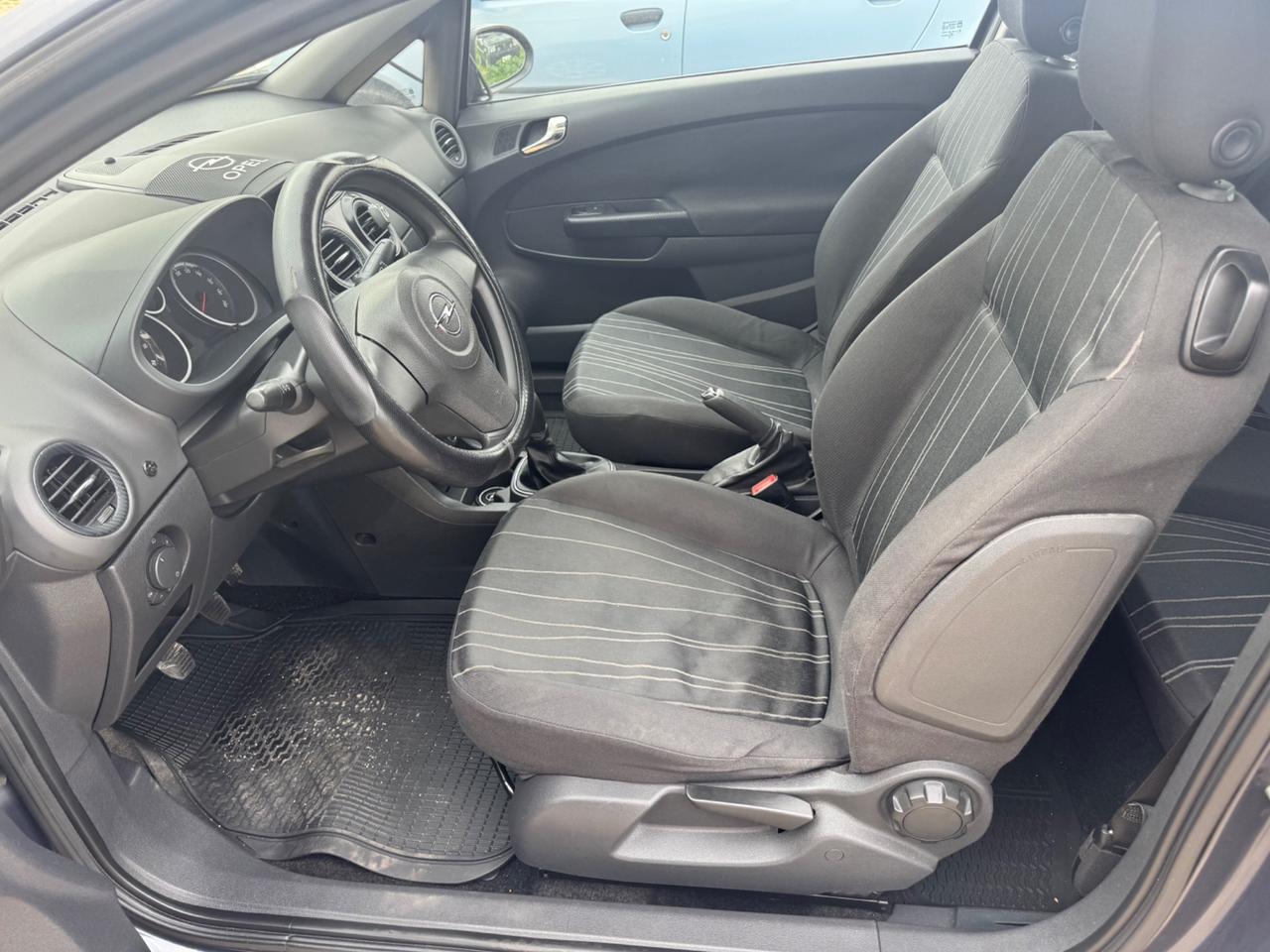 Opel Corsa 1.2 3 porte Sport