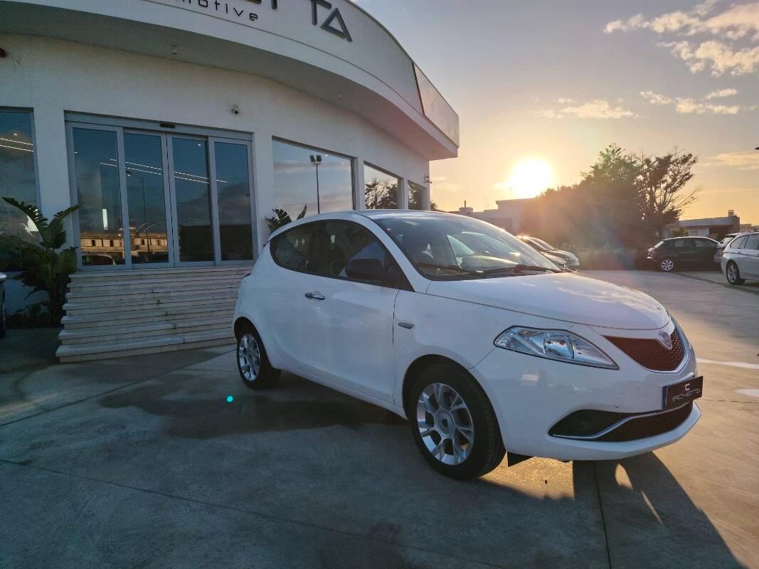 Lancia Ypsilon 1.2 Silver 69cv