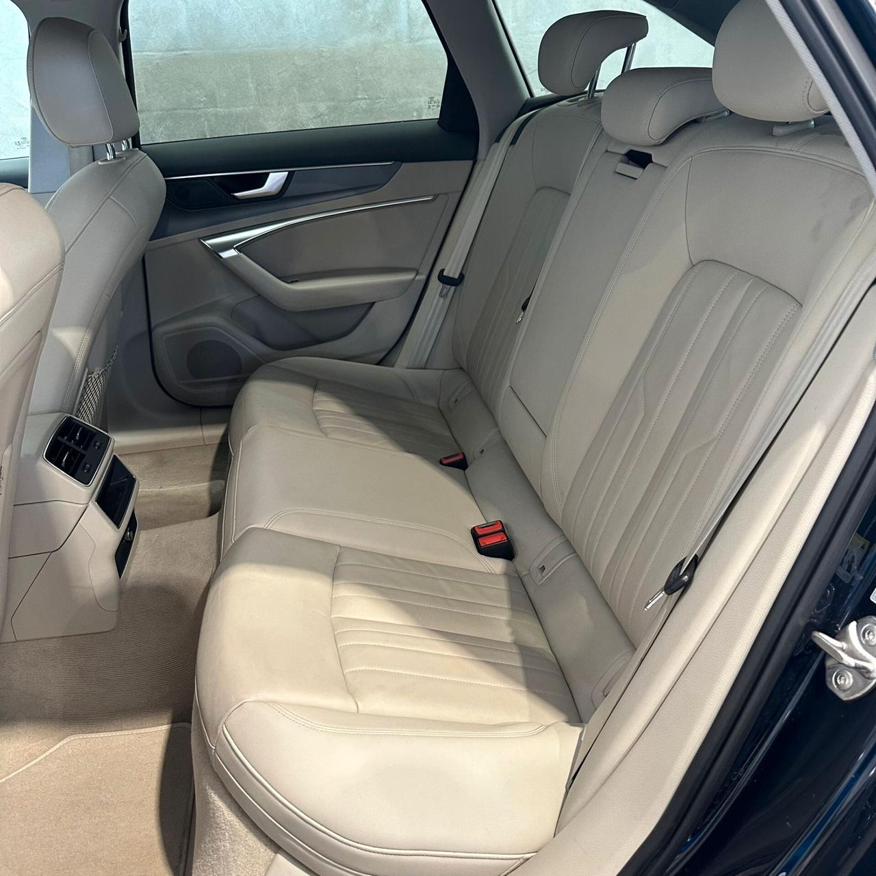 Audi A6 Avant 40 2.0 TDI quattro ultra S tronic S-LINE