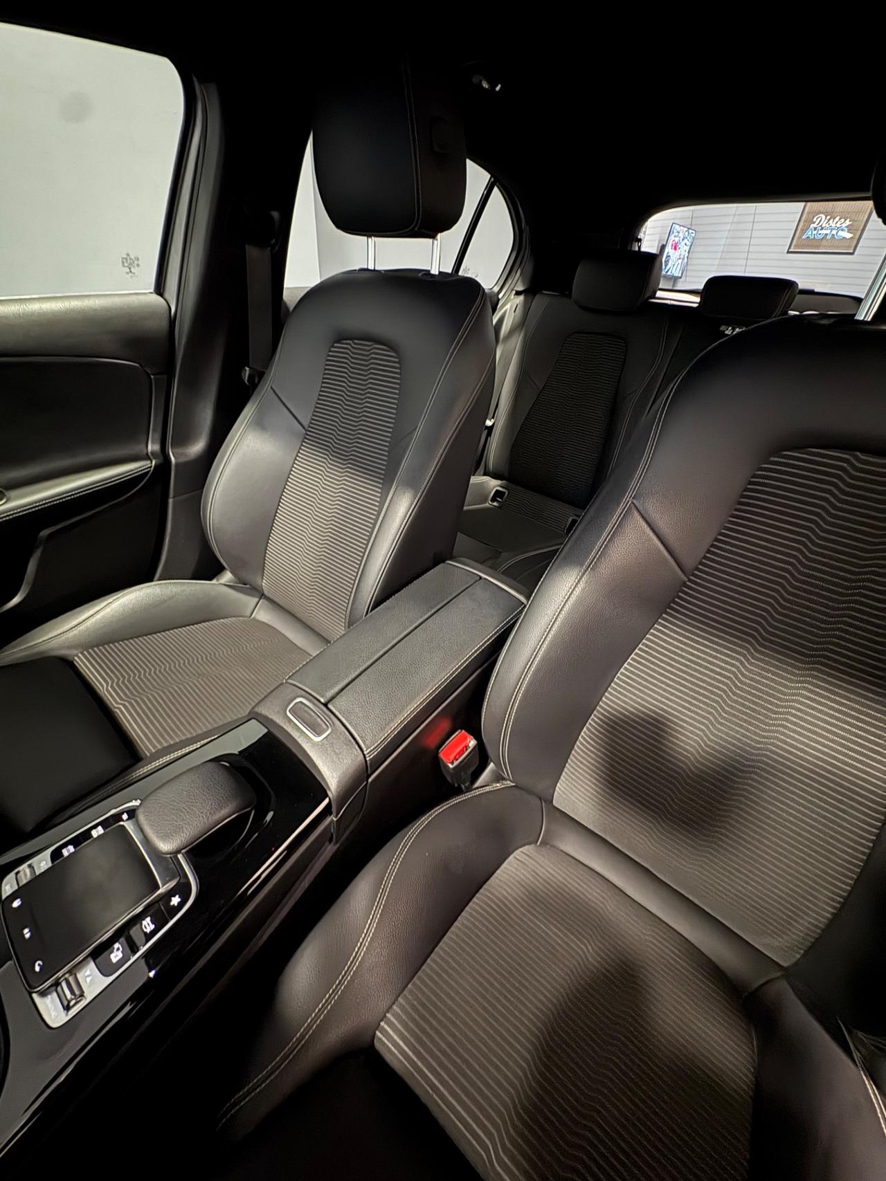 Mercedes classe A 180D Automatic luci ambient