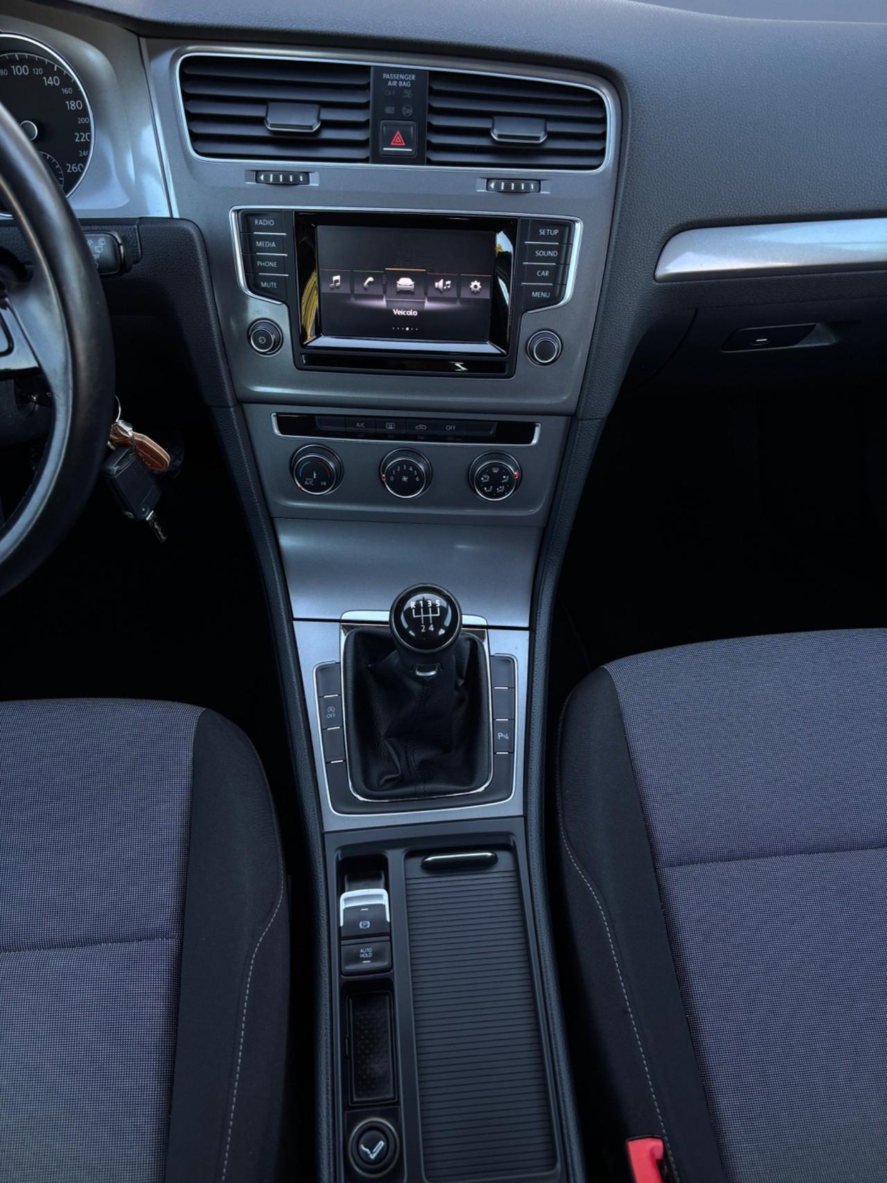 Volkswagen Golf 1.6 TDI. Neopatentati. Garanzia 12m