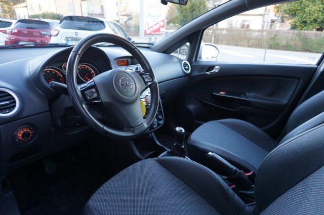 OPEL Corsa 1.4 16V 5 porte Cosmo NEOPATENTATI