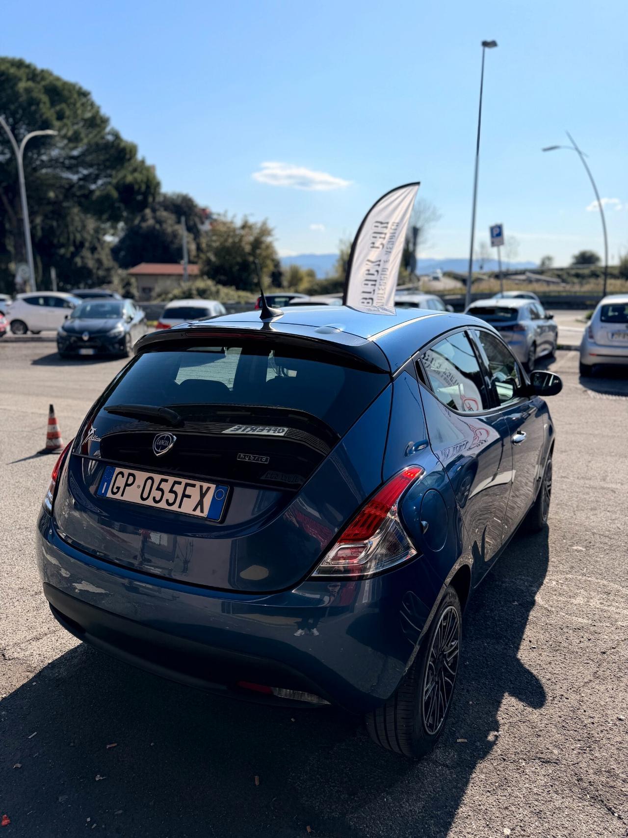 Lancia Ypsilon 1.0 FireFly 5 porte S&S Hybrid Silver