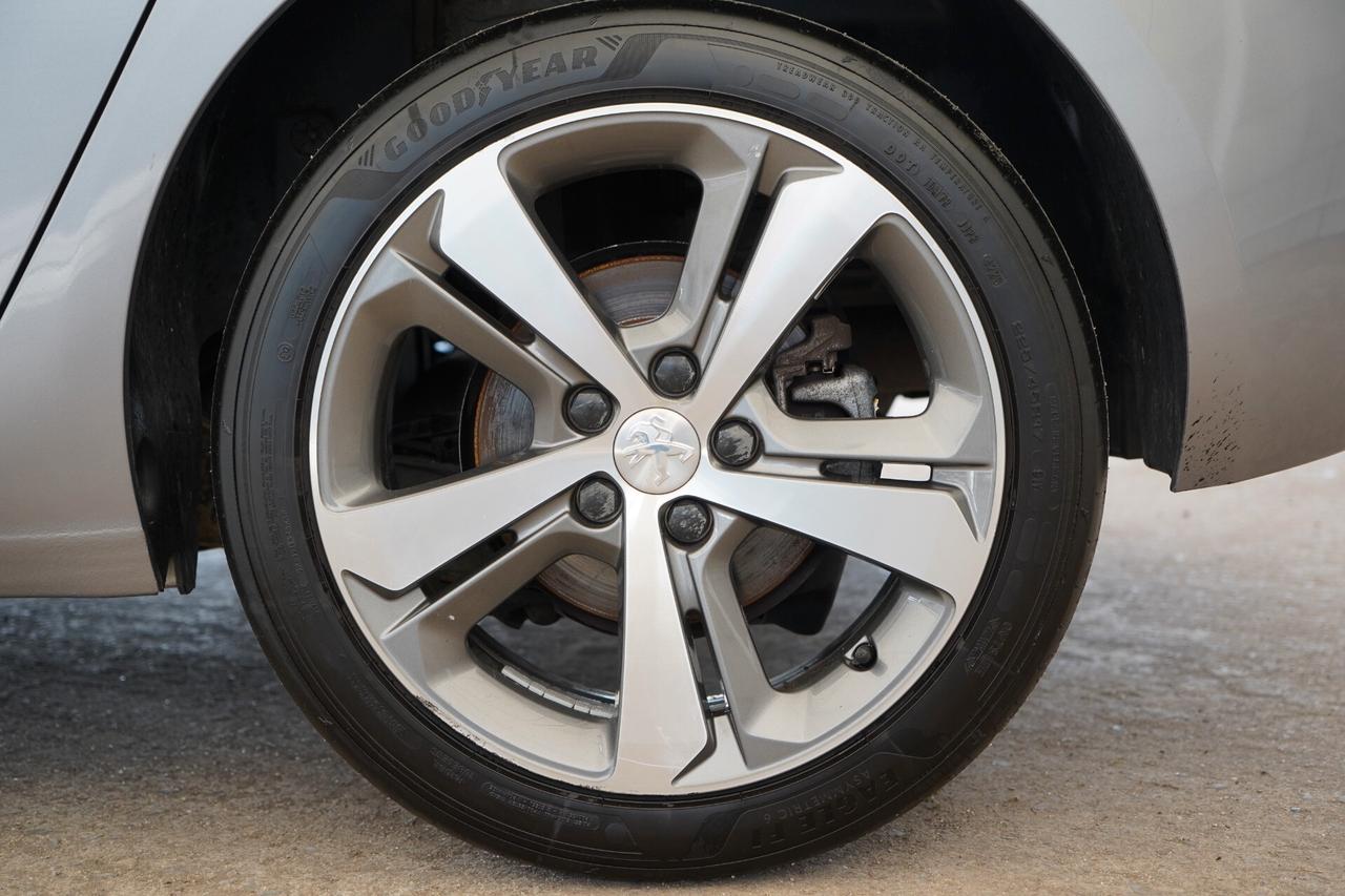 Peugeot 308 1.6 BlueHDi 120 Cv Allure