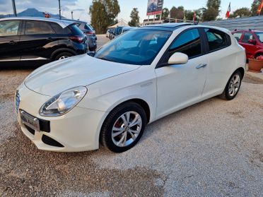 Alfa Romeo Giulietta 1.6 JTDm-2 105 CV Exclusive tetto panoramico