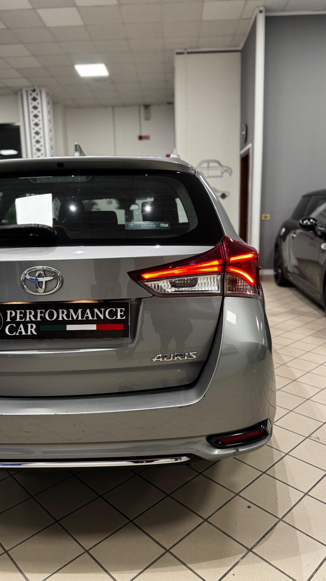 Toyota Auris Touring Sports 1.6 D-4D Lounge