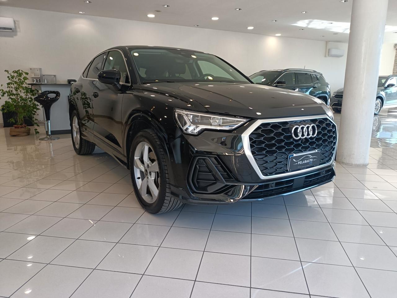 Audi Q3 SPB 45 TFSI e S tronic Business Plus