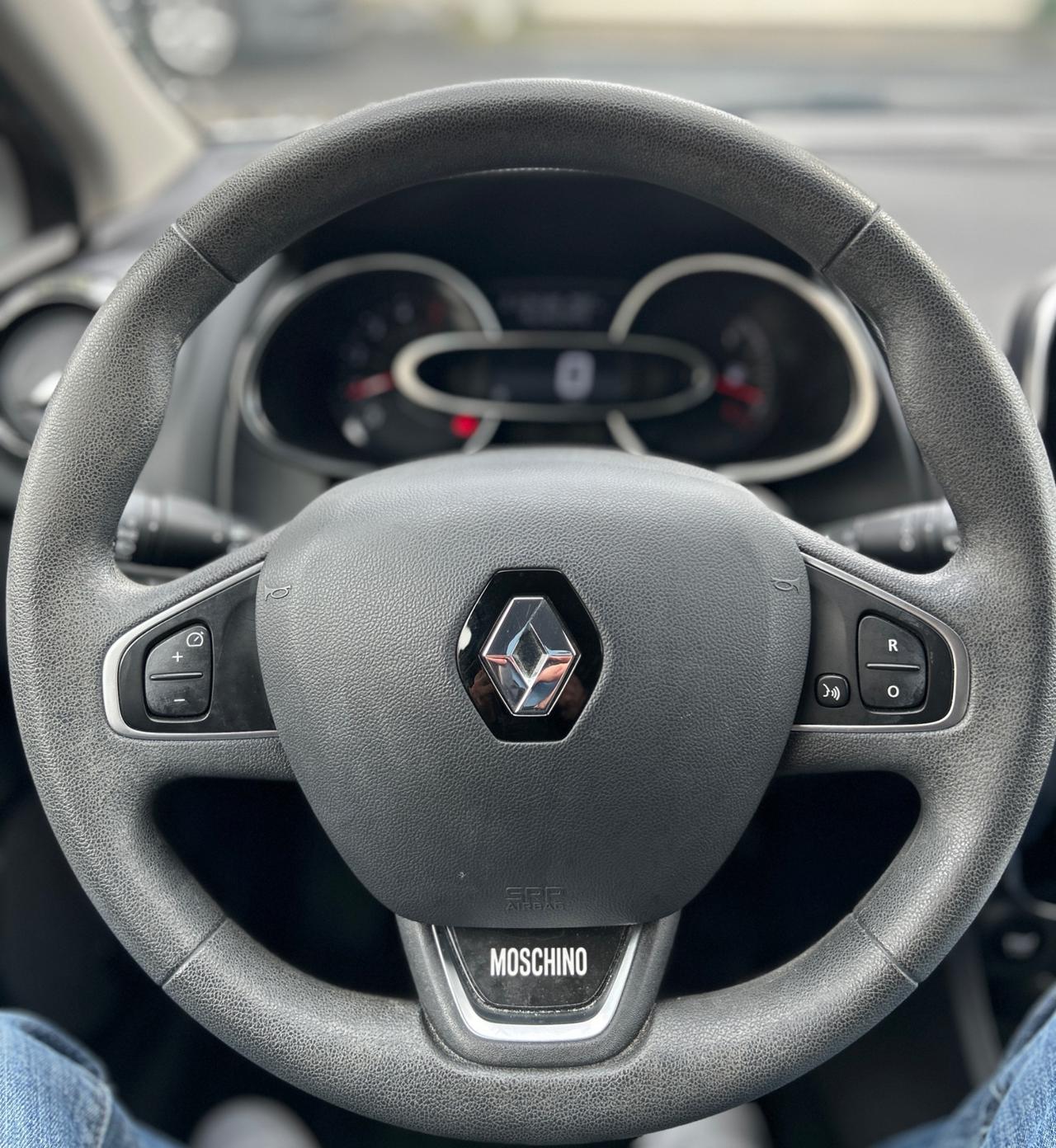 Renault Clio Moschino Zen-2019-CLIMA-LED-NAVI