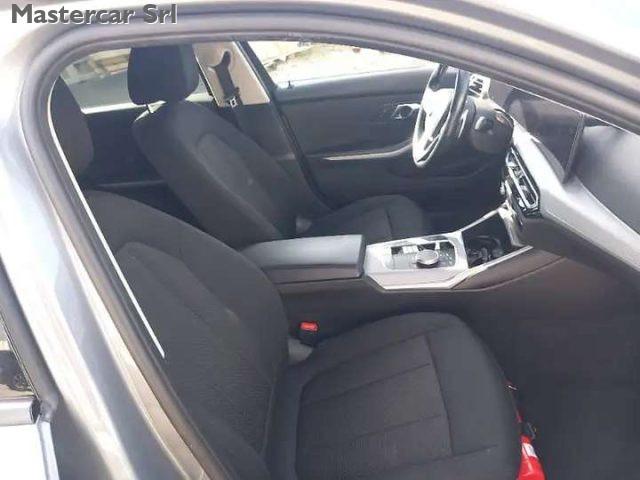 BMW 318 Serie 3 G21 2022 Touring 318d Touring mhev 48V aut