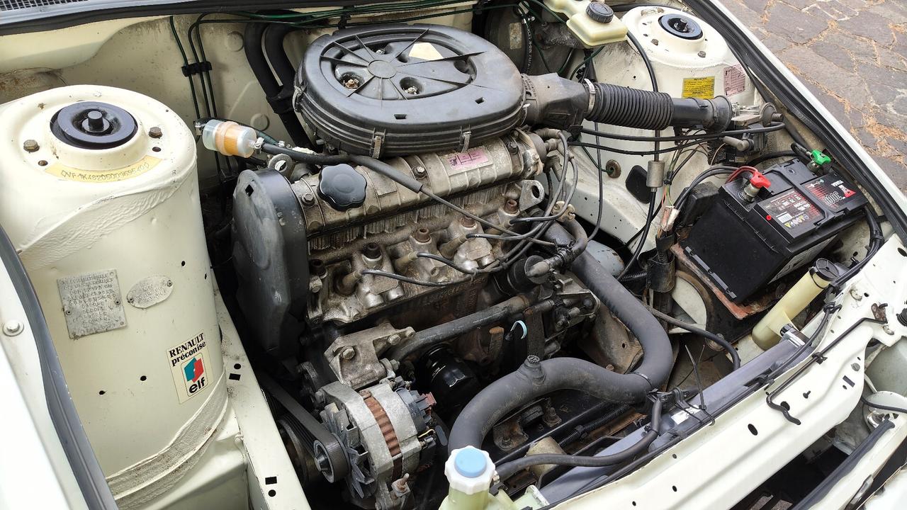 Renault R 21 Nevada 1.7 GTS + gancio traino