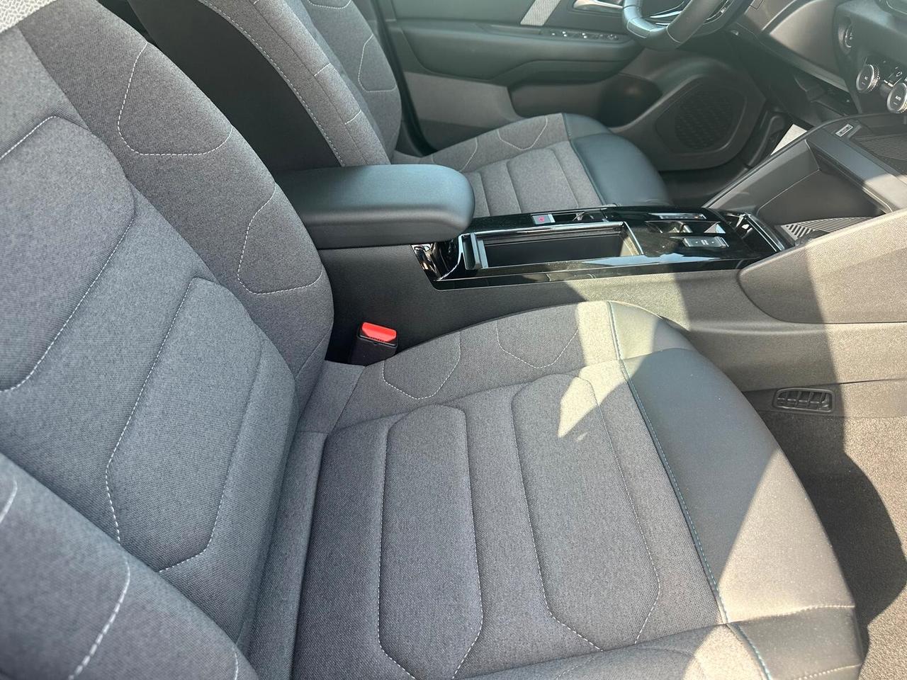 Citroen C4 Hybrid 136 e-DCS6 Plus