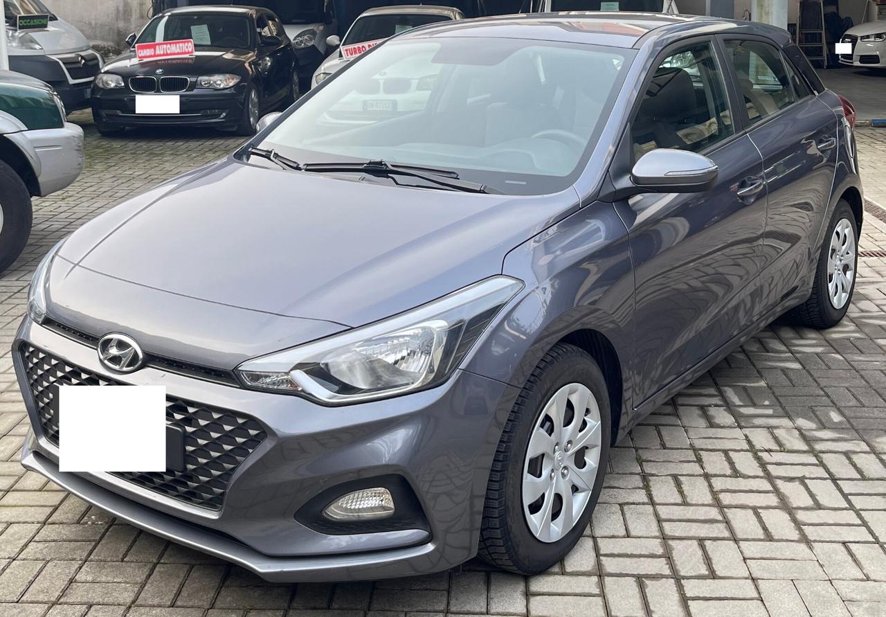 HYUNDAI i20 - 1.2 BENZINA - 5 PORTE CONNECTLINE - ANCHE PER NEOPATENTATI - 2019