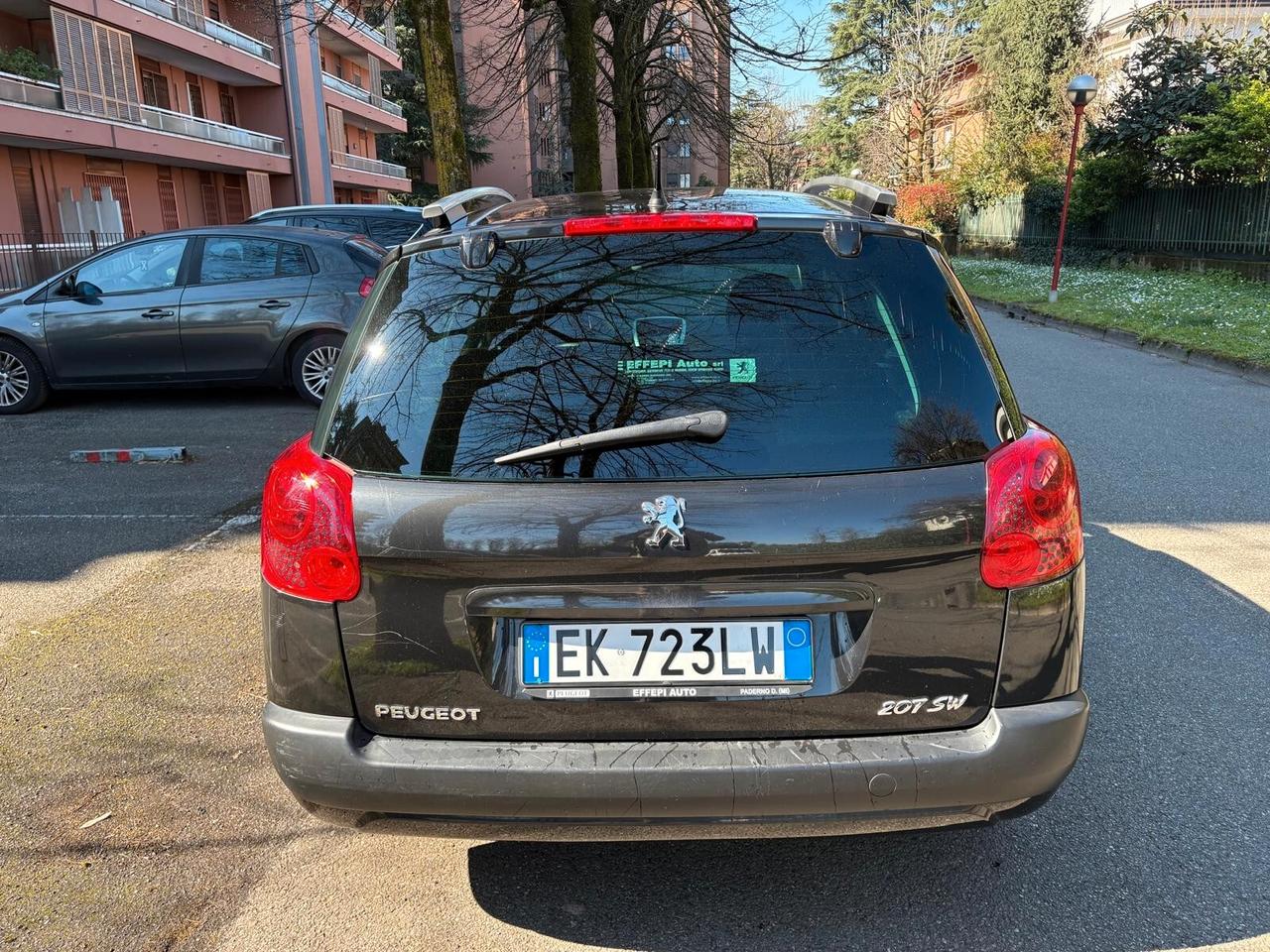 Peugeot 207 1.4 8V 75CV 5p. Active