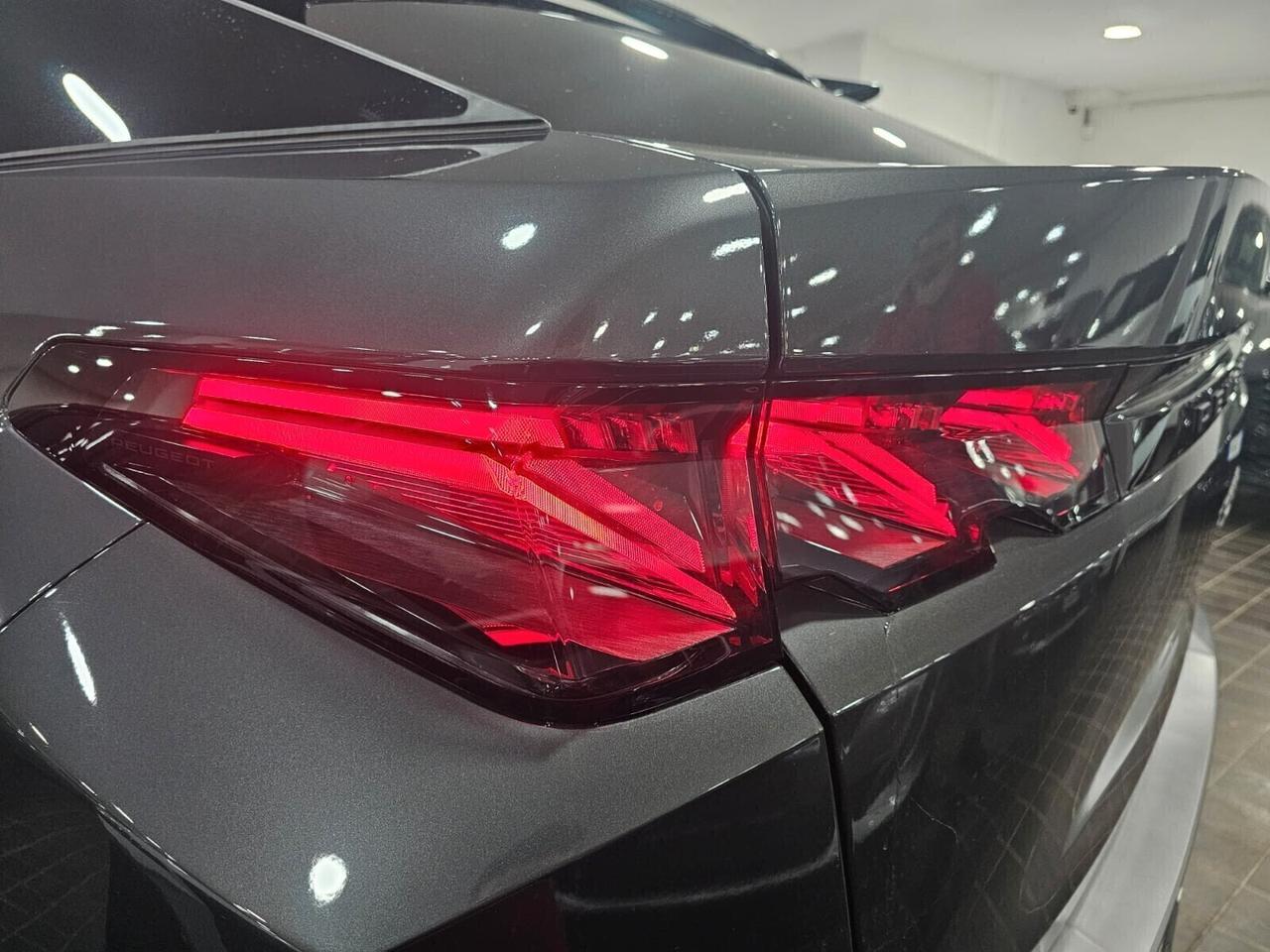 Nuova PEUGEOT 3008 GT - Hybrid 145CV E-DCS6 Grigio Titanio