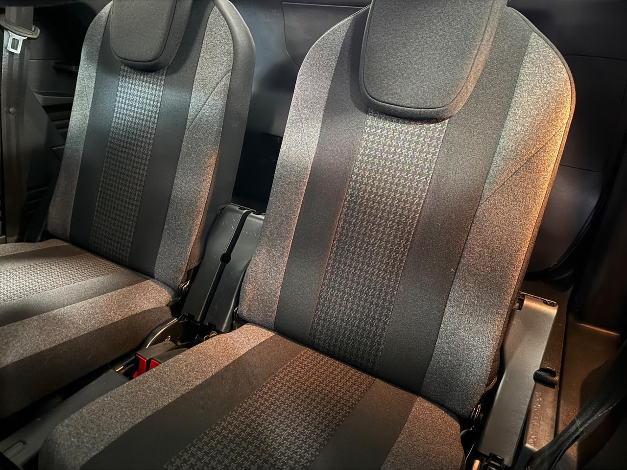 Peugeot 5008 BlueHDi 130 7Posti EAT8 Allure Pack