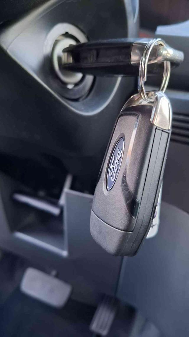 FORD Ranger DOUBLE CAB 2.2 TDCI 4X4 LIMITED UNICO PROP