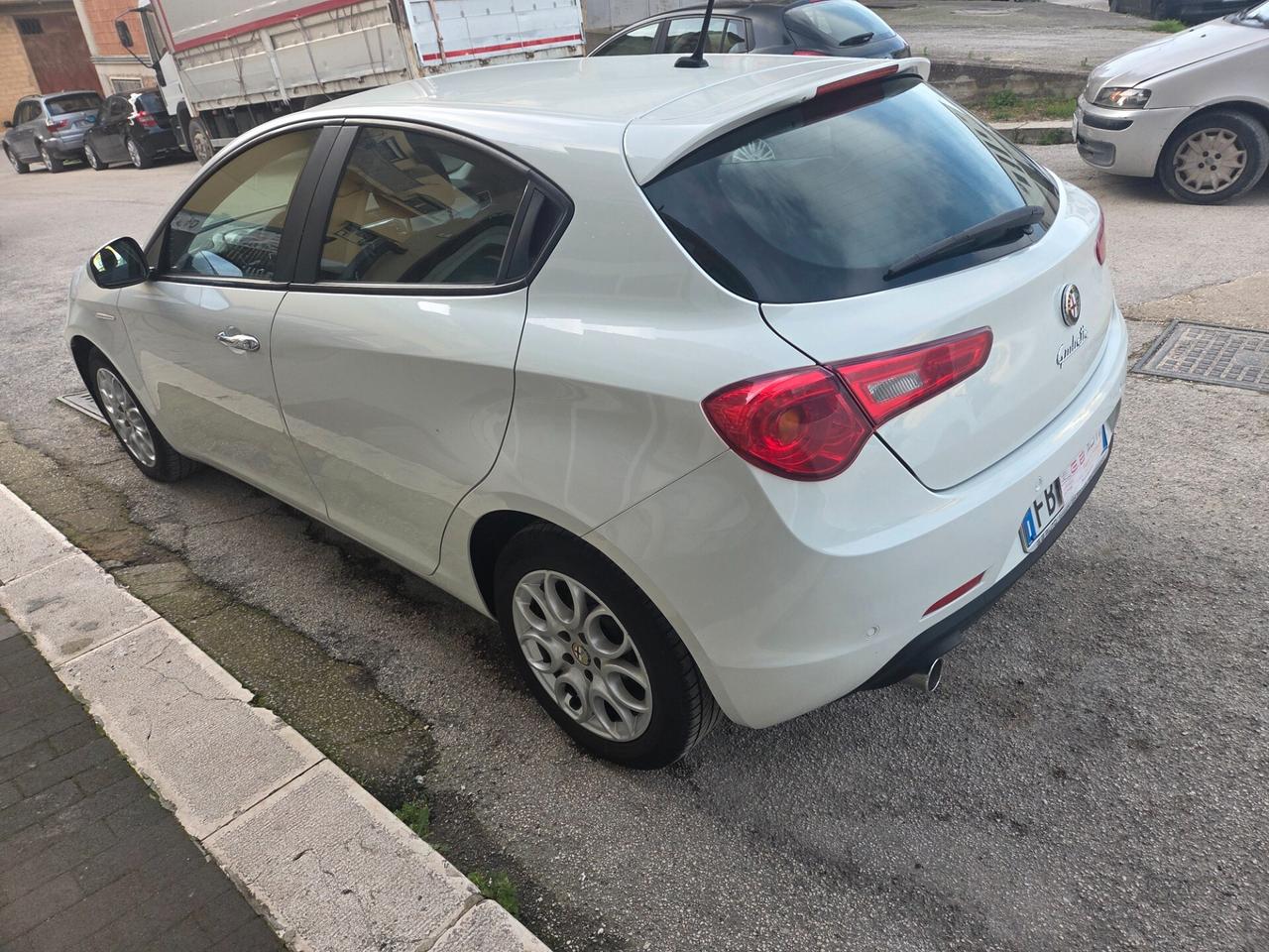 ALFA GIULIETTA 1.6 JTDM 120 CV ANNO 2016 KM CERTIF