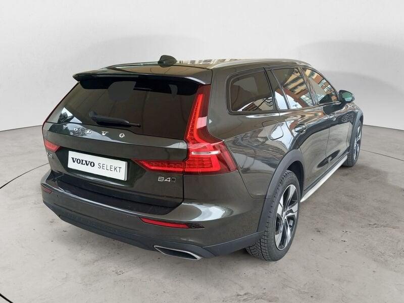 Volvo V60 Cross Country B4 197+14 CV AWD Mild-Hybrid Diesel Automatica Business Pro Line