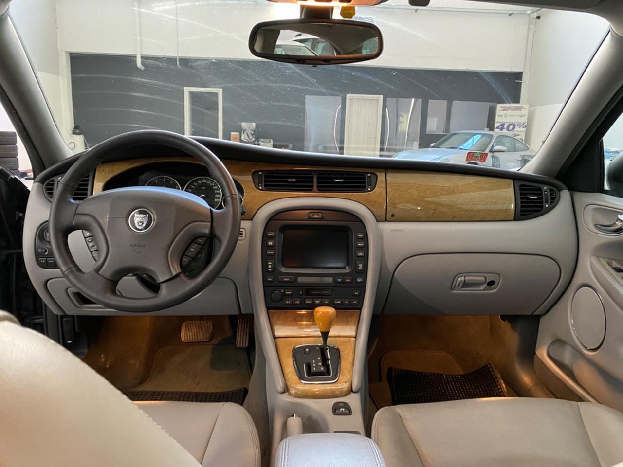 Jaguar X-Type 2.5 V6 24V cat Executive