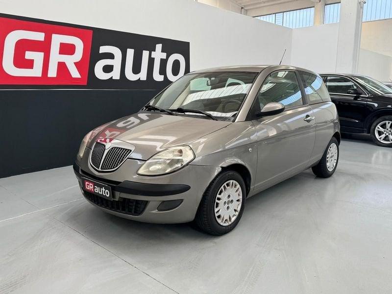Lancia Ypsilon 1.2 16V Platino
