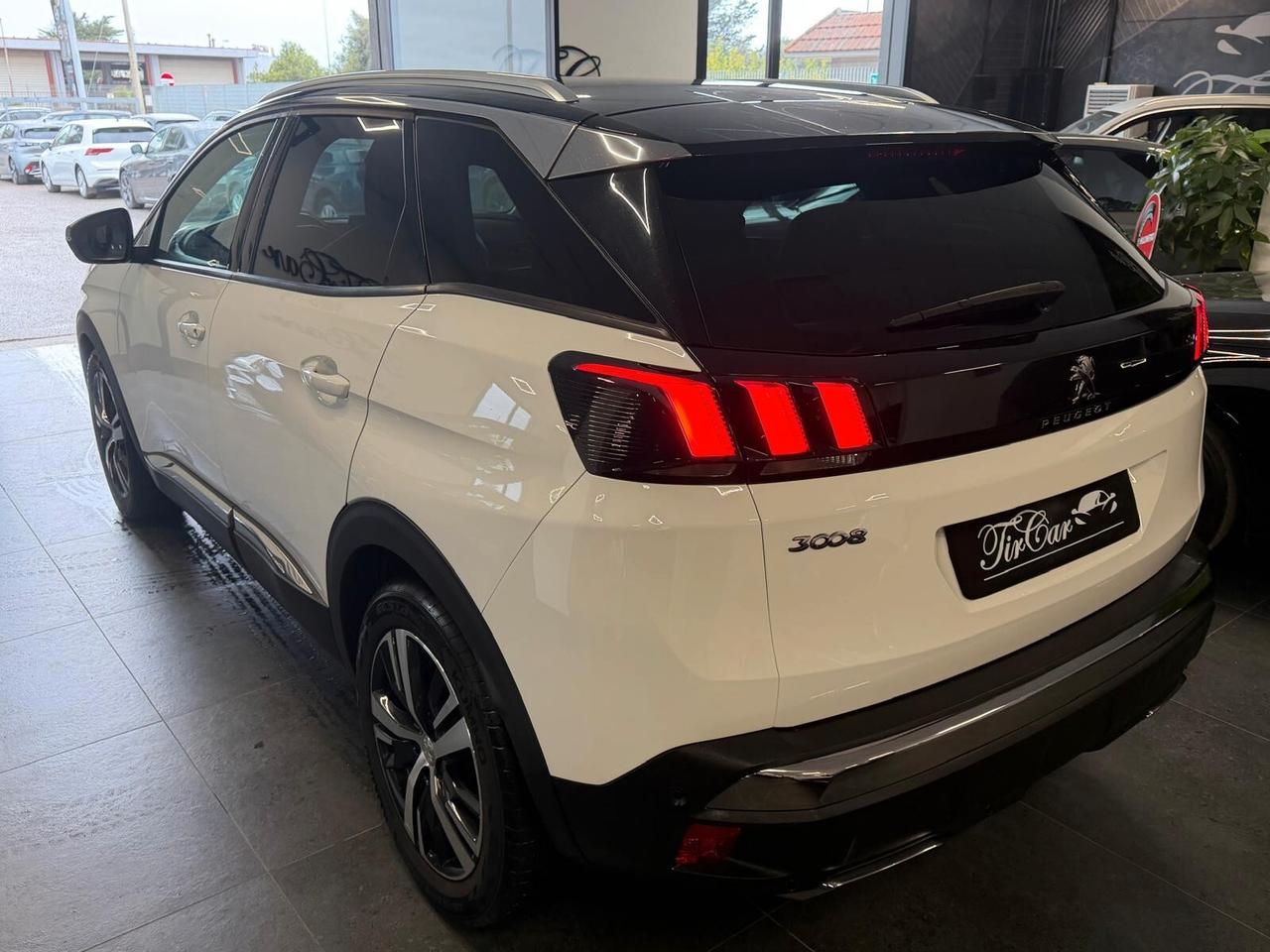 PEUGEOT 3008 1.6 BLUEHDI 120CV OK NEOPATENTATO NAVI CAM ANNO 2017