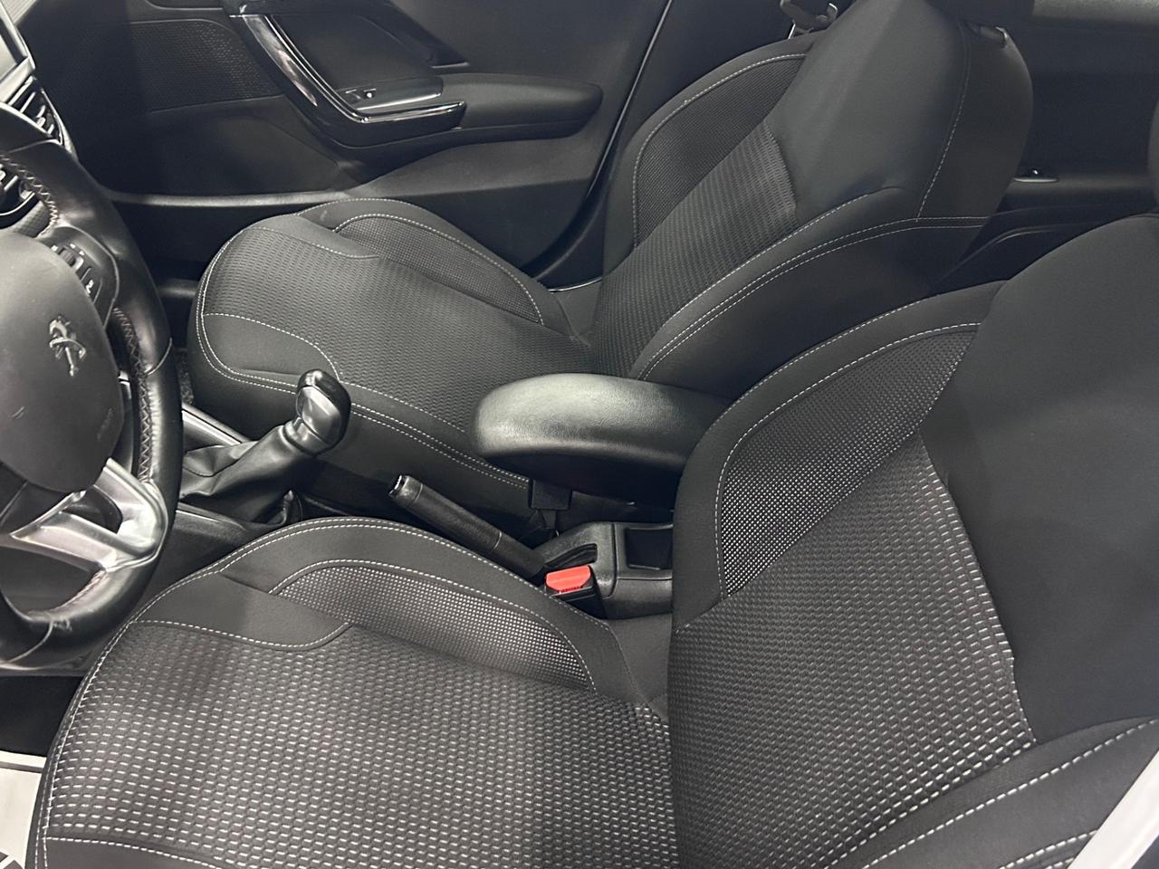 Peugeot 208 BlueHDi 100 5 porte Allure