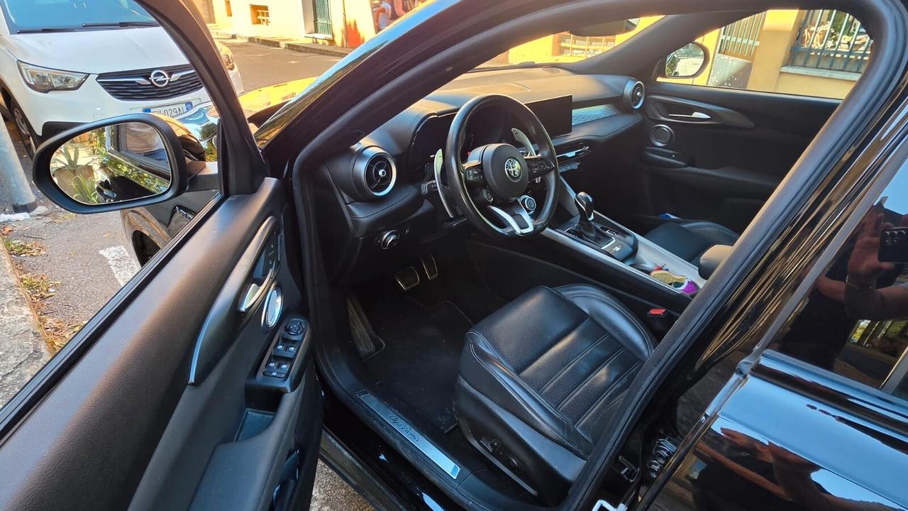 Alfa Romeo Tonale 1.3 280 CV PHEV AT6 Q4 Veloce