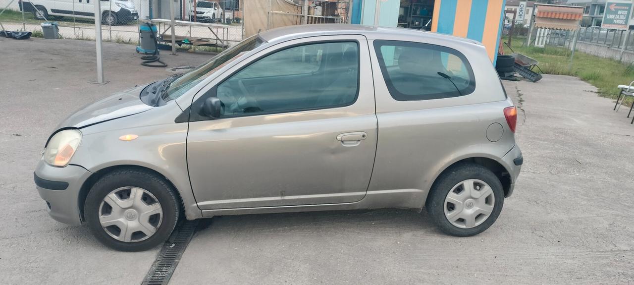 Toyota Yaris 1.0i 16V cat 3 porte