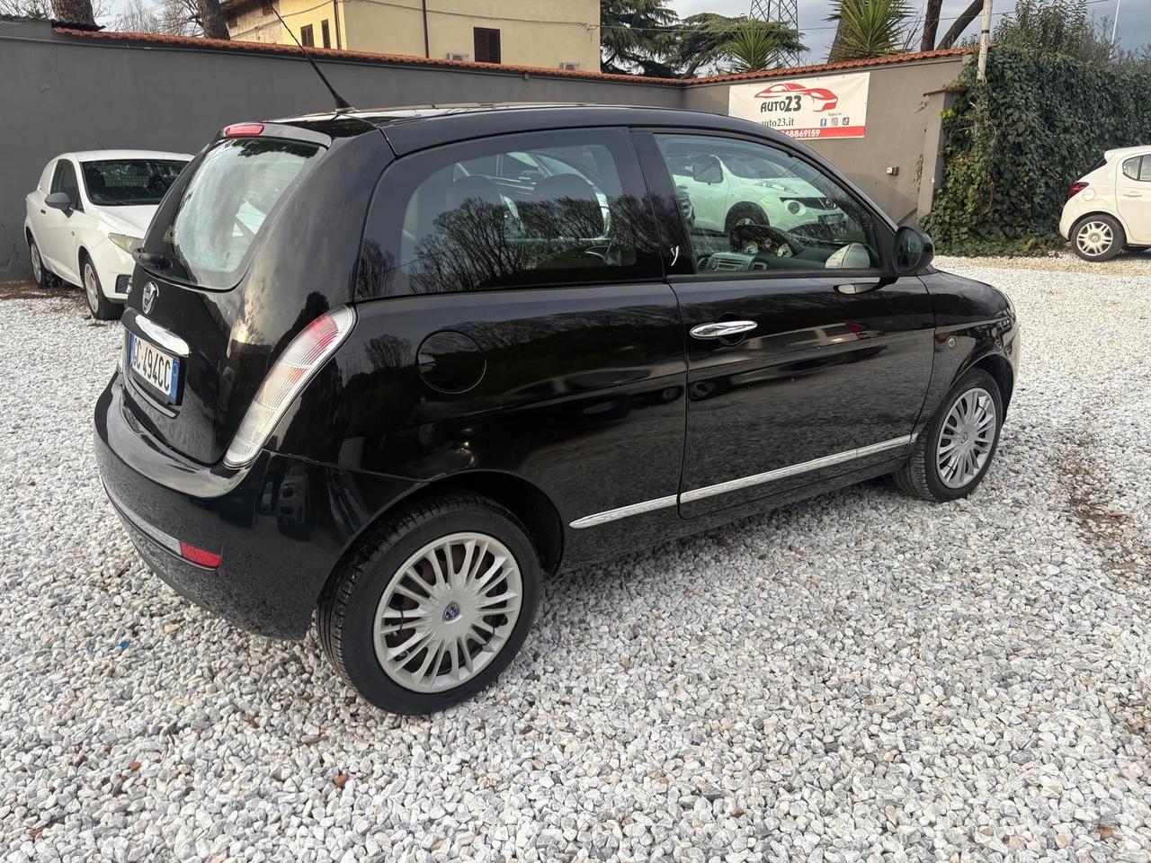 Lancia Ypsilon 1.2 69 CV Platino Ok Neopatentati