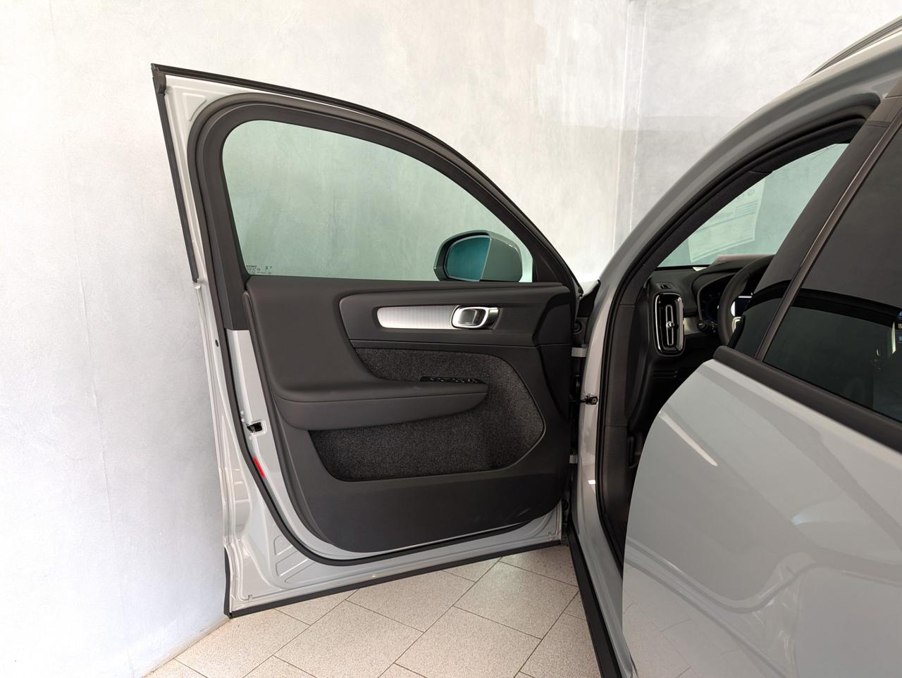 Volvo XC40 2.0 b3 MHEV 163cv Automatic Core Essential