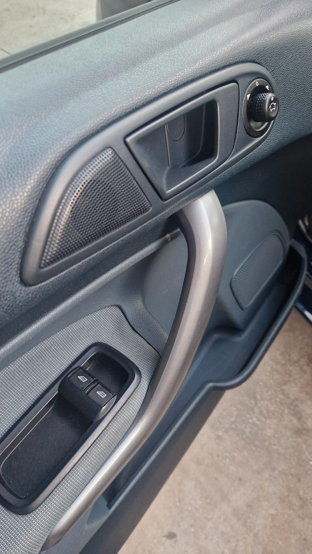 Ford Fiesta 1.4 TDCi 5p. aux AC neopat ok