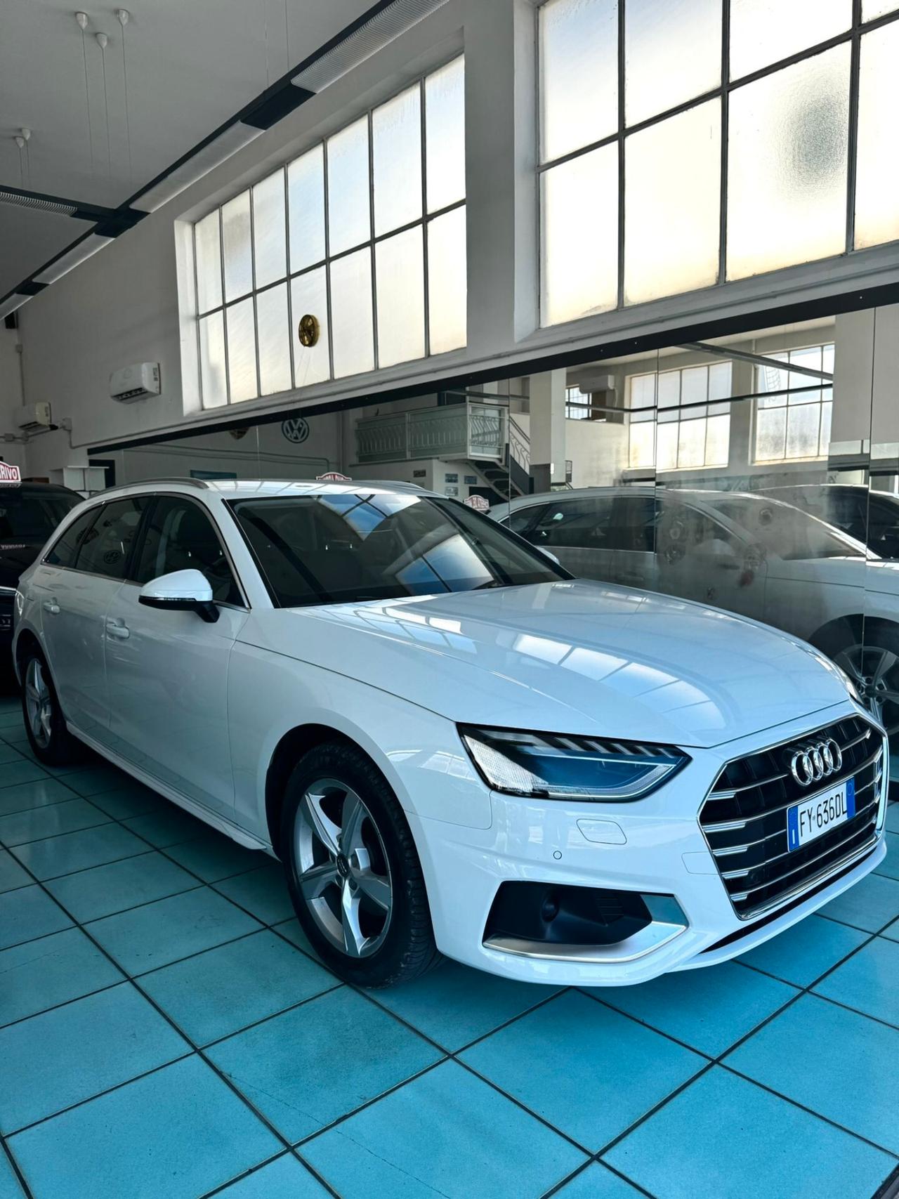 Audi A4 Avant 35 TDI/163 CV S tronic Business Advanced