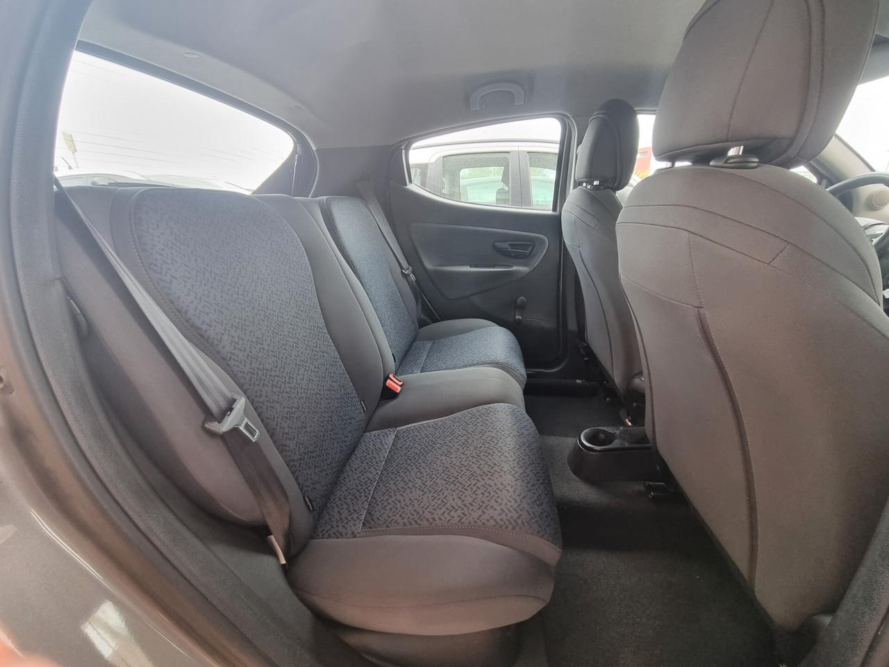 Lancia Ypsilon 1.0 FireFly 5 porte S&S Hybrid Ecochic A. Ferretti