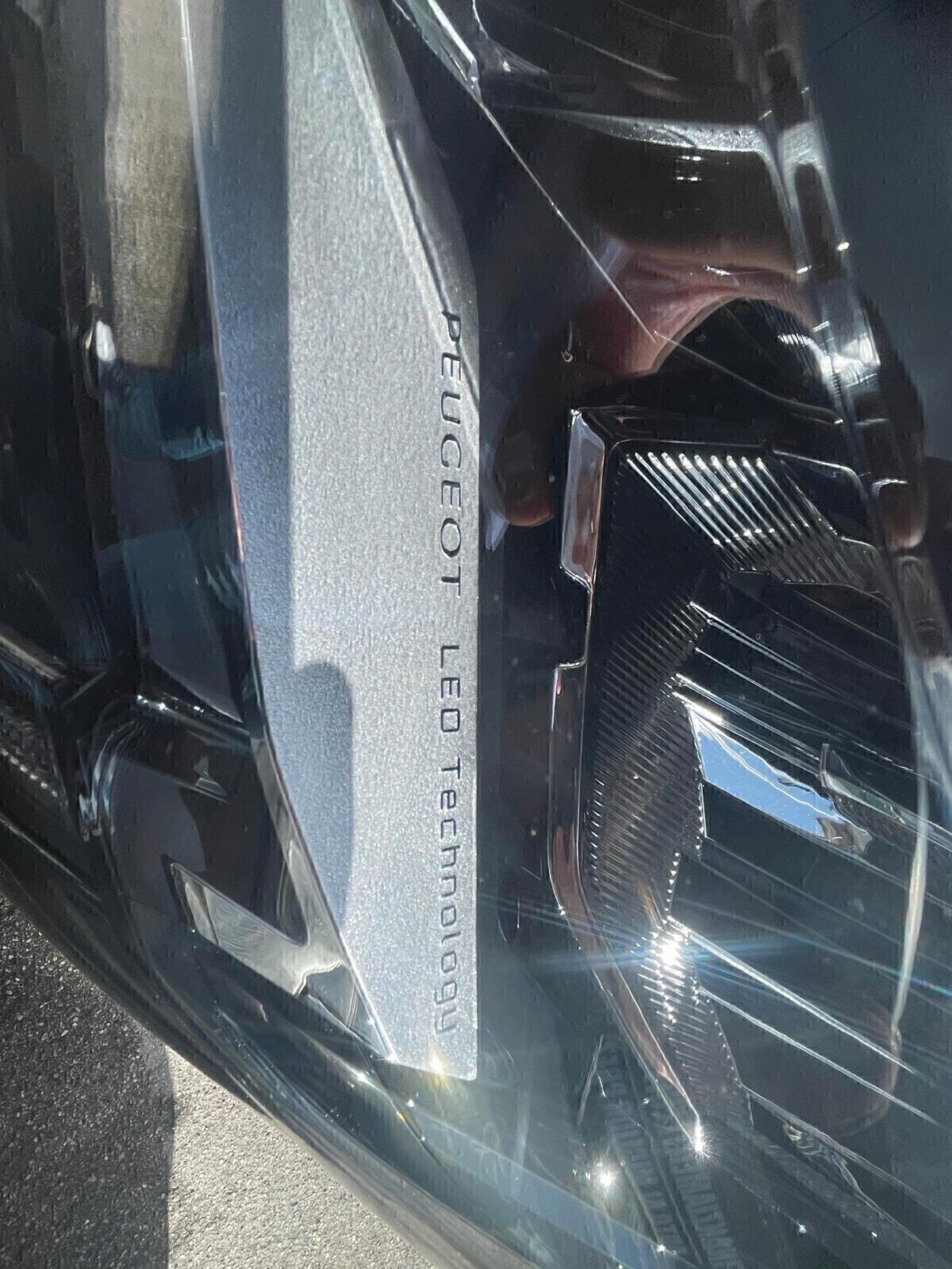 Peugeot 3008 Hybrid 225 e-EAT8 GT KM52000 FULL LED