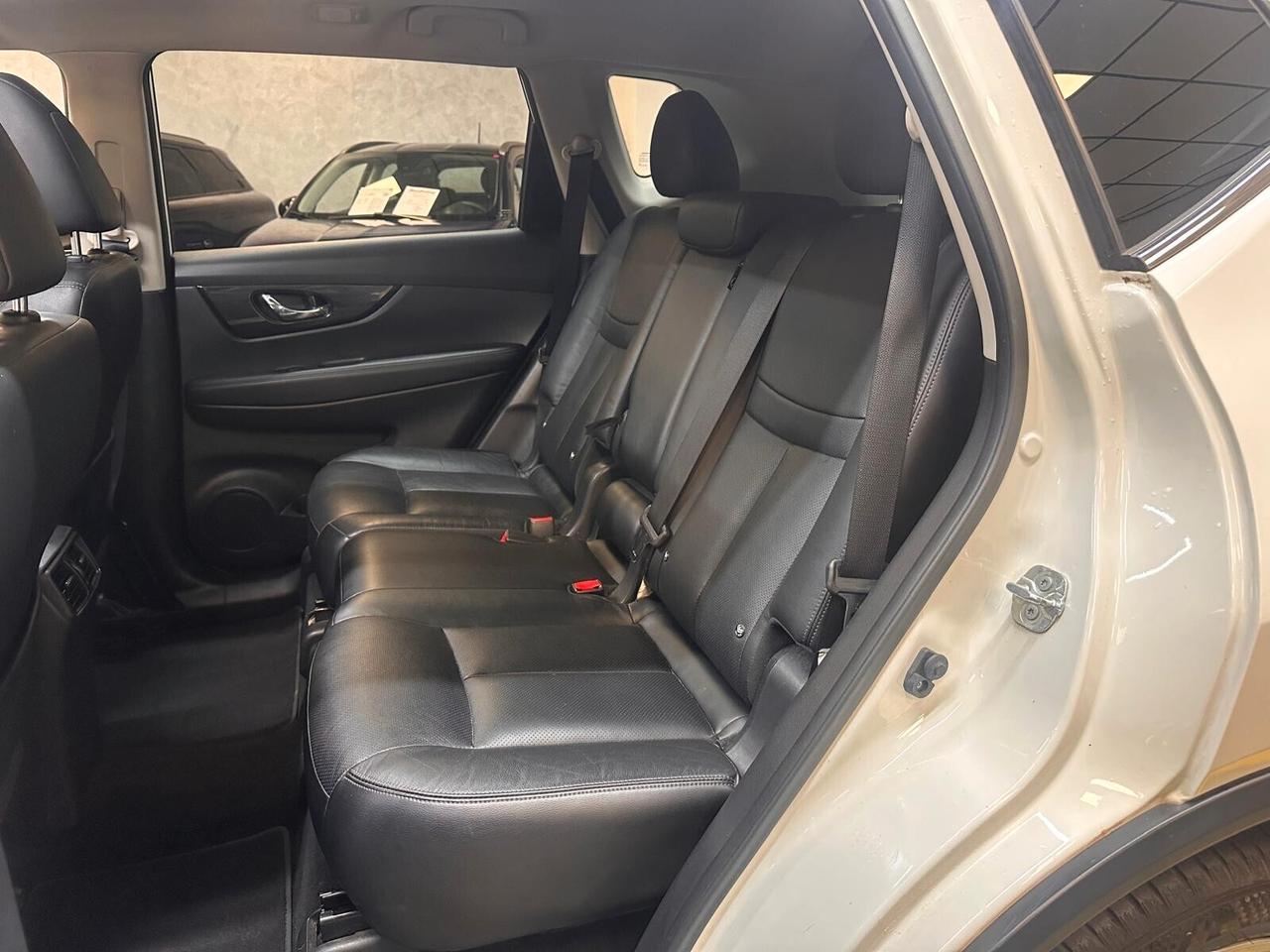 Nissan X-Trail 1.6 dci Tekna 4wd * FULL-OPTIONAL *
